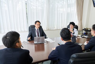 アットフィールズテクノロジー株式会社のインタビュー風景